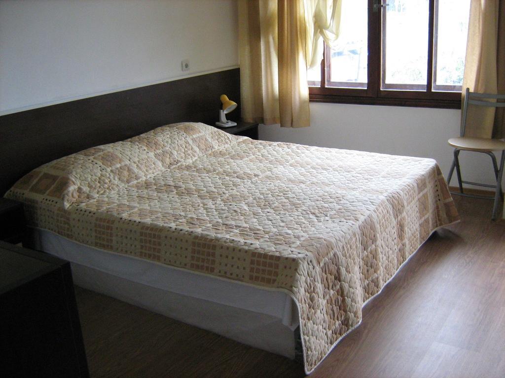 Guestrooms Ross Veliko Tarnovo Pokoj fotografie